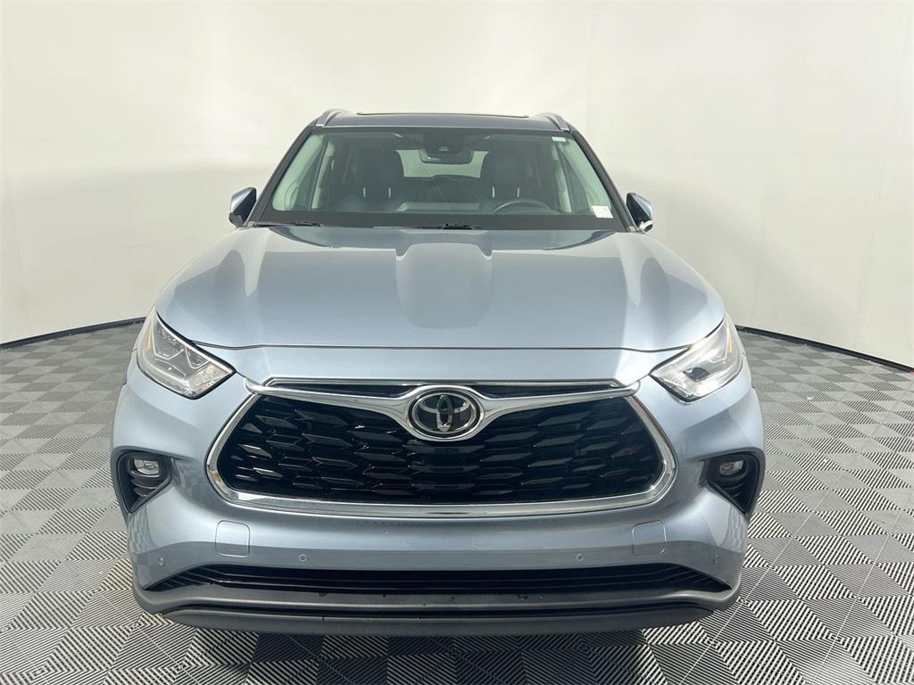 used 2023 Toyota Highlander car, priced at $36,750
