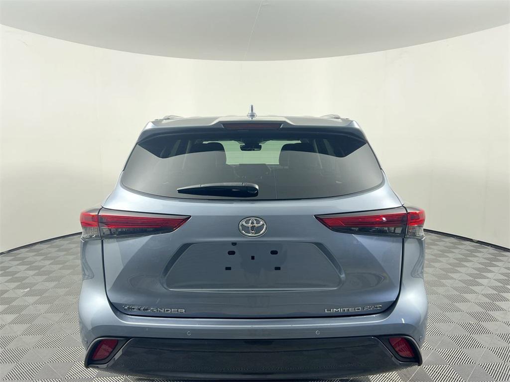 used 2023 Toyota Highlander car, priced at $36,750