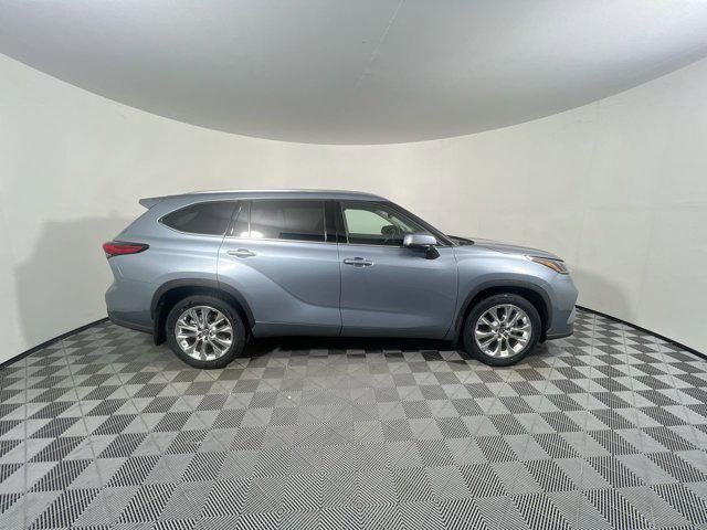 used 2023 Toyota Highlander car, priced at $41,250