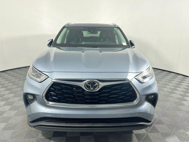 used 2023 Toyota Highlander car, priced at $41,250