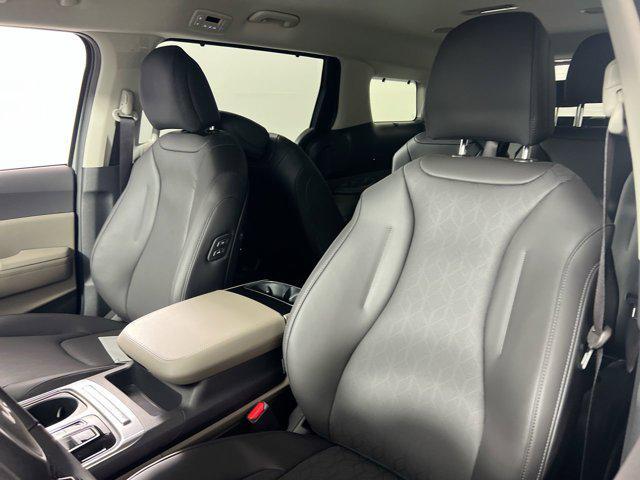 new 2026 Kia Carnival Hybrid car, priced at $42,223