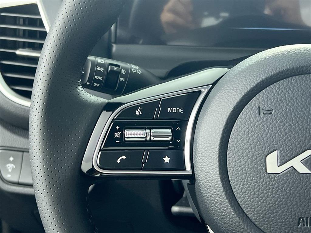 new 2025 Kia Seltos car, priced at $27,664