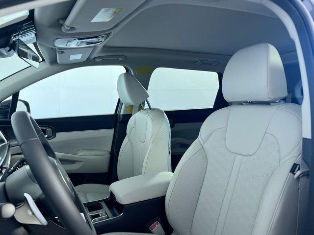 new 2025 Kia Sorento Hybrid car, priced at $36,101