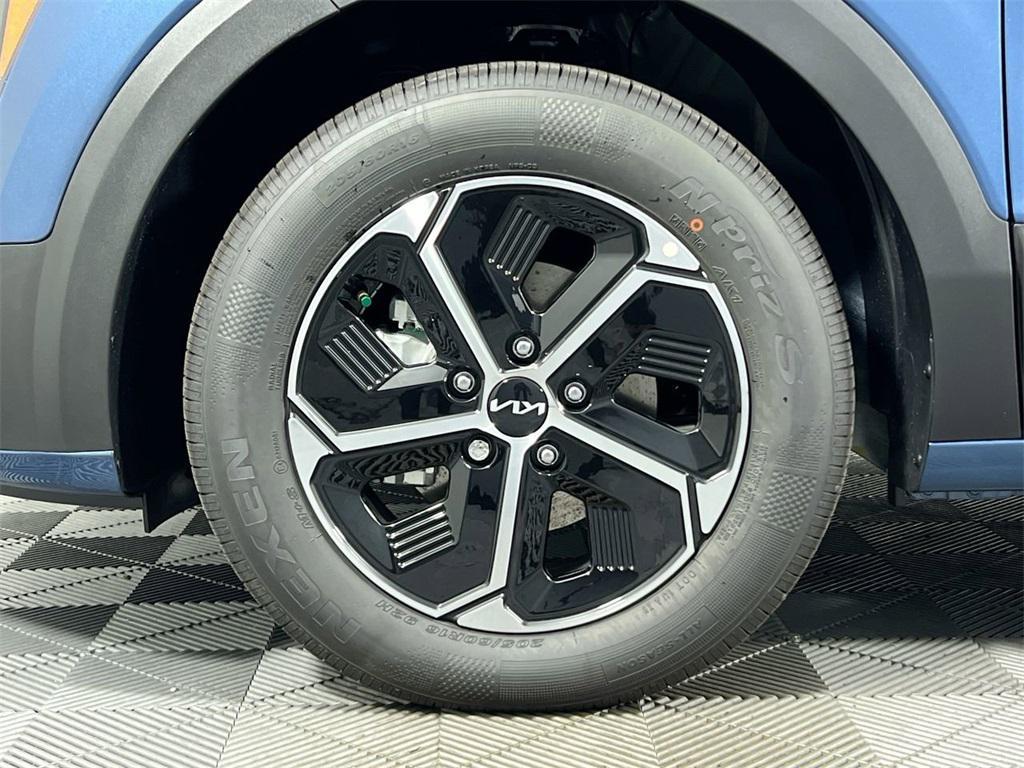 new 2025 Kia Niro car, priced at $26,925