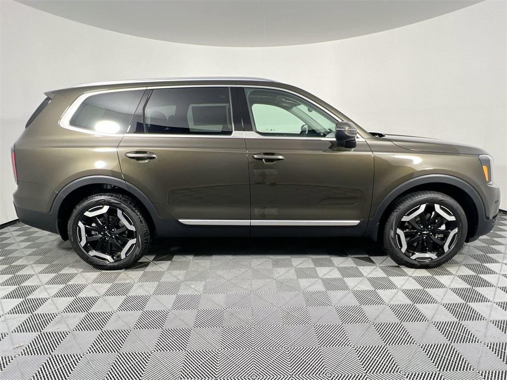 new 2025 Kia Telluride car, priced at $41,695