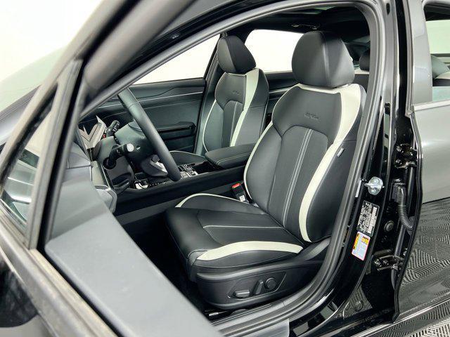 new 2025 Kia K5 car, priced at $25,737
