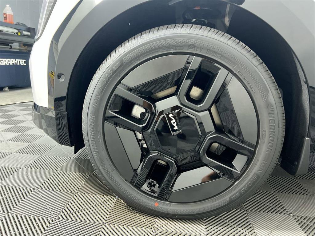 new 2026 Kia EV9 car, priced at $77,285