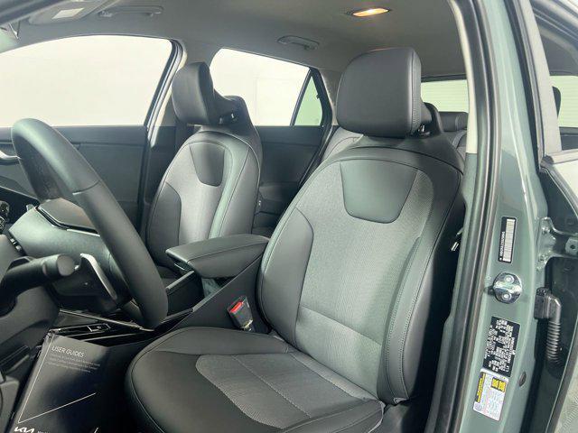 new 2025 Kia Niro car, priced at $29,743