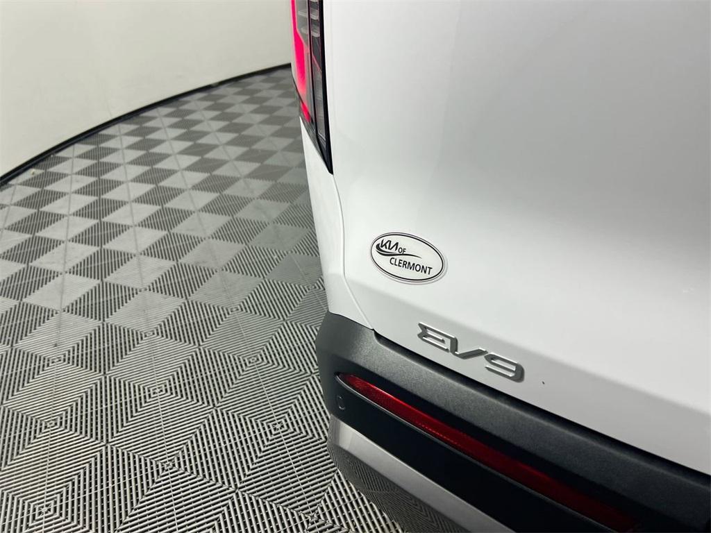 new 2026 Kia EV9 car, priced at $66,930