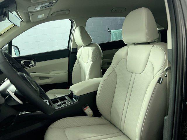 new 2025 Kia Sorento Hybrid car, priced at $40,385