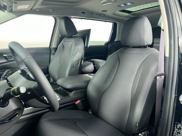 new 2025 Kia Carnival car, priced at $54,760