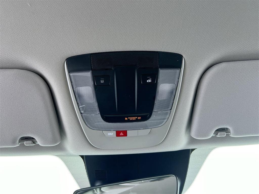 new 2025 Kia Sorento car, priced at $30,663