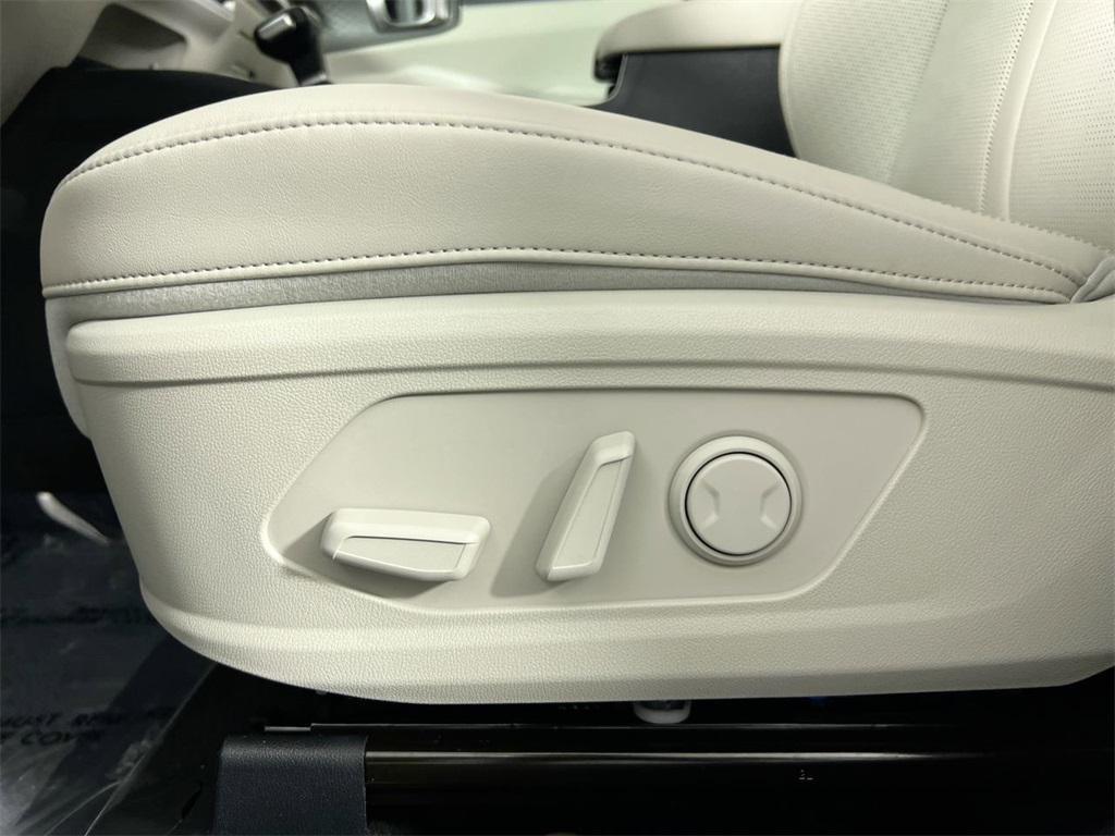 new 2025 Kia Sorento car, priced at $30,663