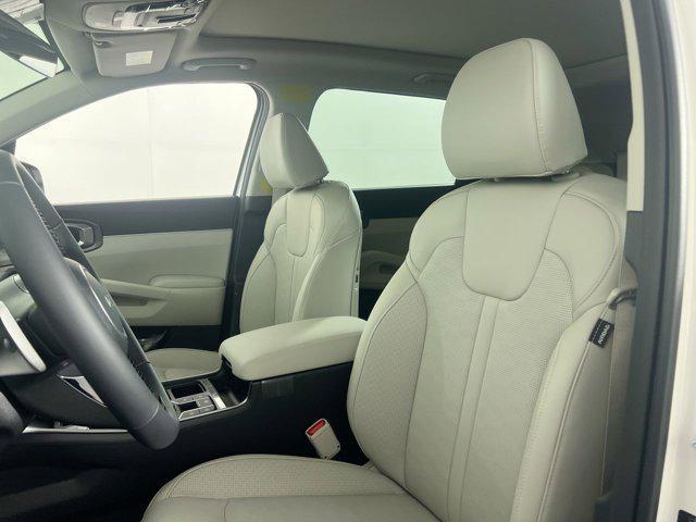 new 2025 Kia Sorento Hybrid car, priced at $42,180