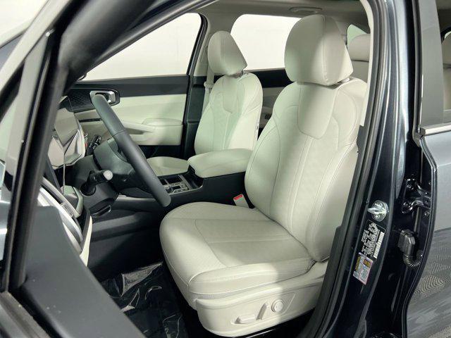 new 2025 Kia Sorento car, priced at $35,214