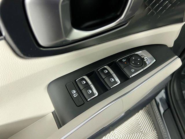 new 2025 Kia Sorento car, priced at $35,214