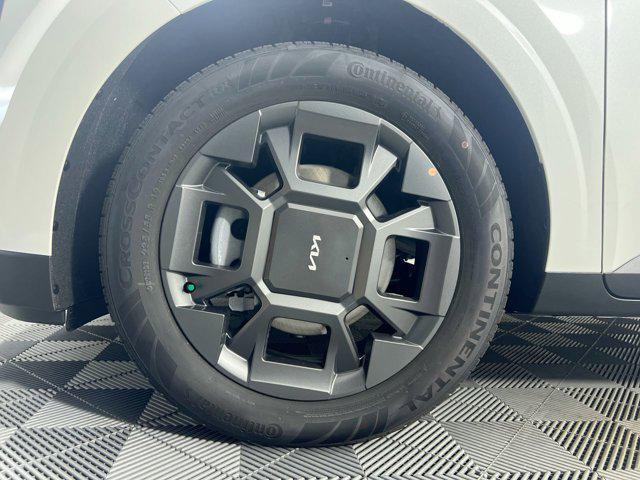 new 2025 Kia Carnival Hybrid car, priced at $45,260