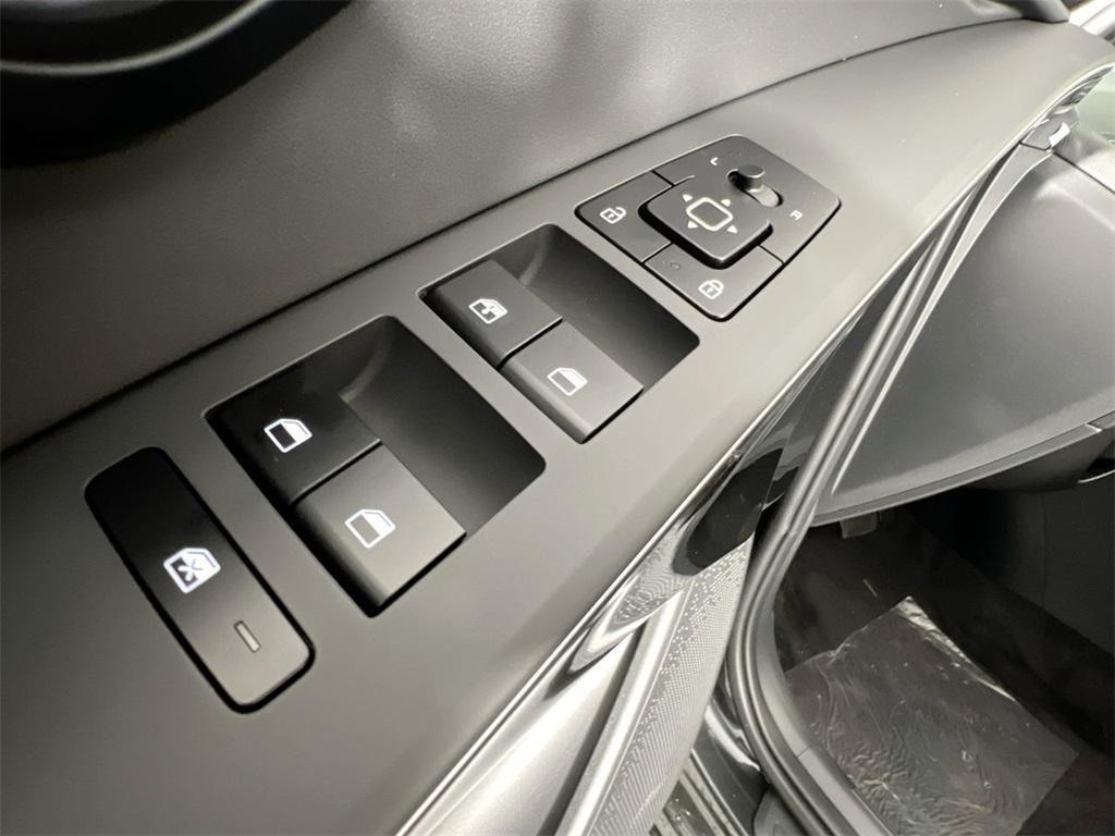 new 2025 Kia Niro car, priced at $26,111
