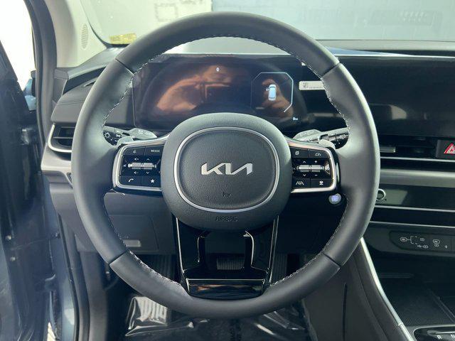 new 2025 Kia Carnival Hybrid car, priced at $51,915