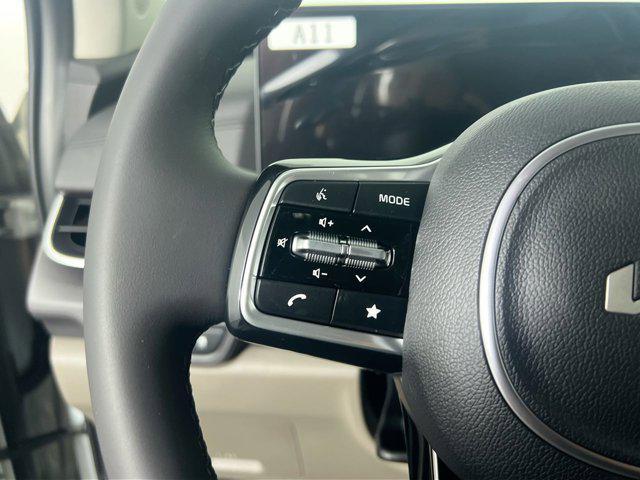 new 2025 Kia Carnival car, priced at $39,060