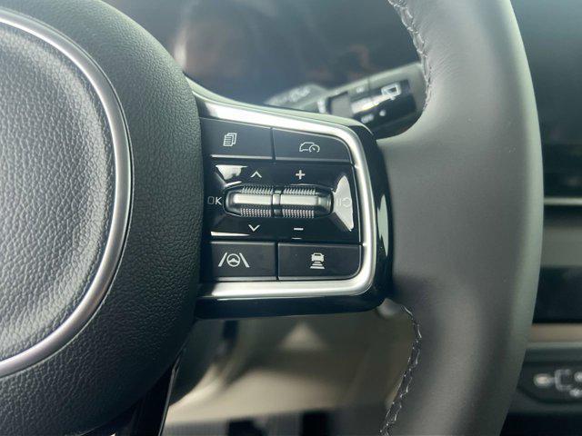 new 2025 Kia Carnival car, priced at $39,060