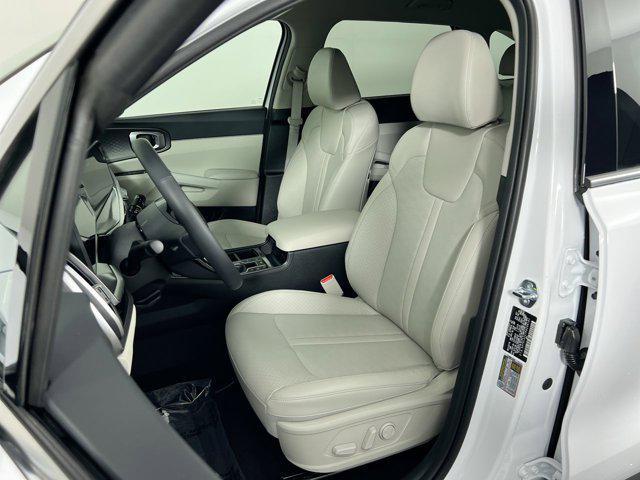 new 2025 Kia Sorento car, priced at $38,045