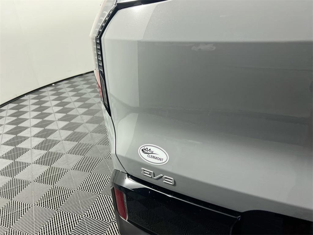 new 2026 Kia EV9 car, priced at $77,190