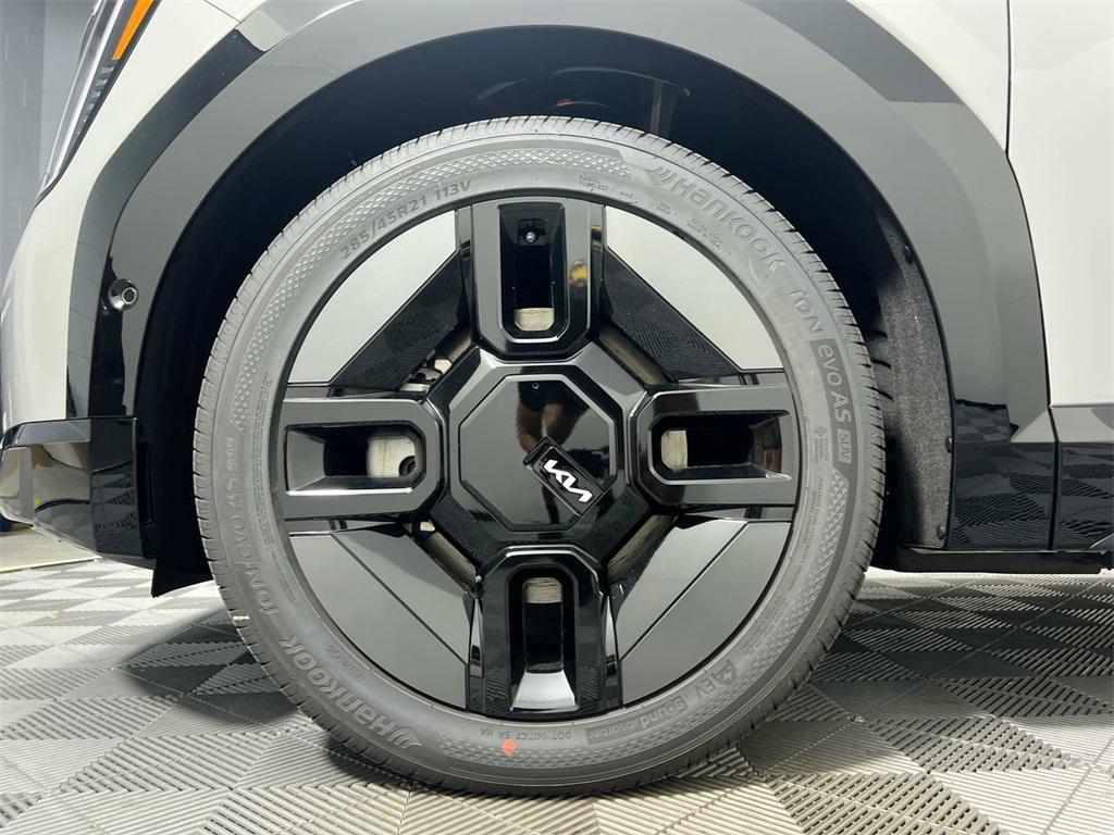 new 2026 Kia EV9 car, priced at $77,190