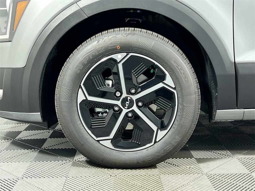 new 2025 Kia Niro car, priced at $28,726