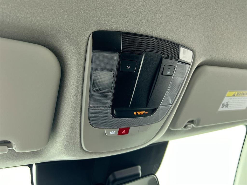 new 2025 Kia Niro car, priced at $28,726