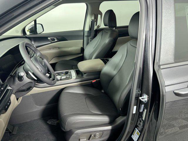 new 2026 Kia Carnival Hybrid car, priced at $40,545