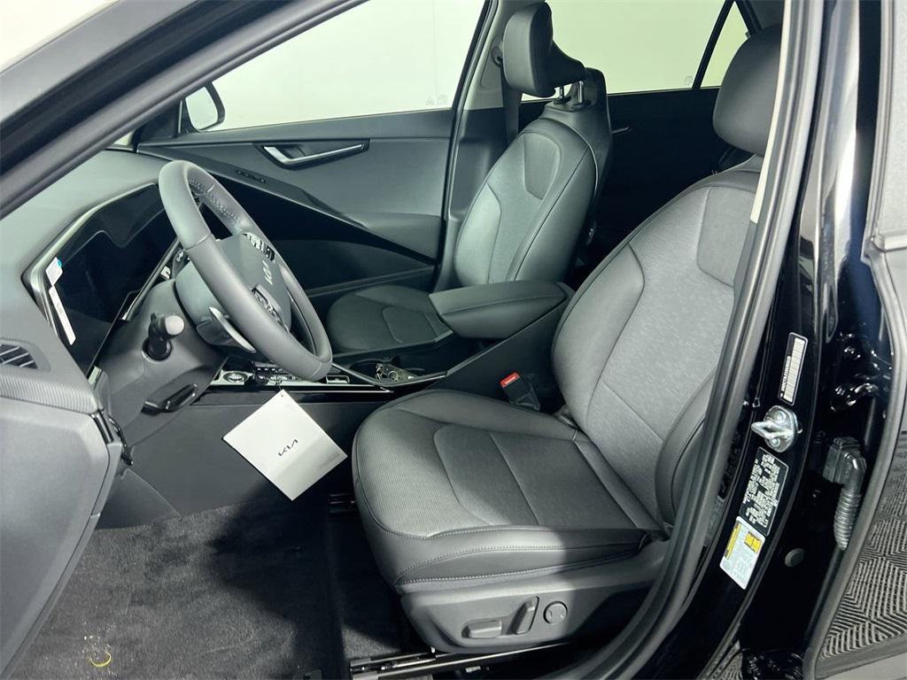 new 2025 Kia Niro car, priced at $35,090