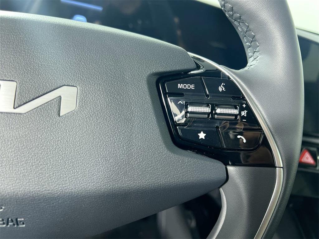 new 2025 Kia Niro car, priced at $35,090