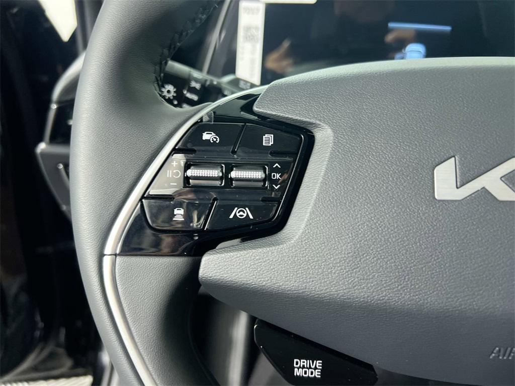 new 2025 Kia Niro car, priced at $35,090