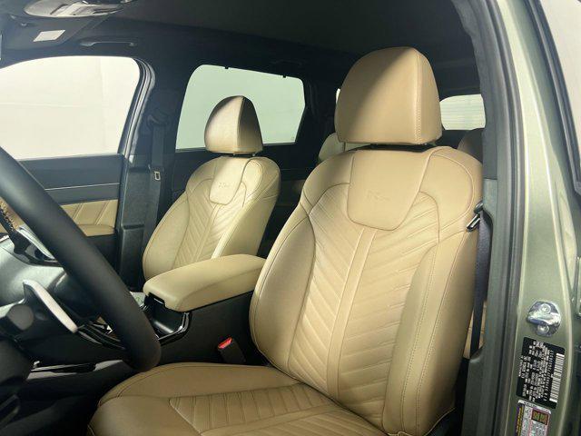 new 2025 Kia Sorento car, priced at $48,385