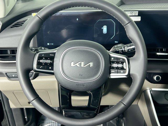 new 2025 Kia Carnival car, priced at $44,367