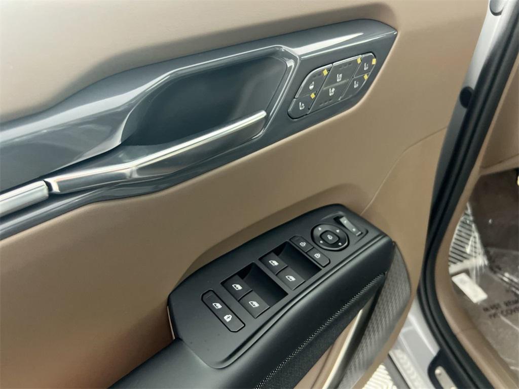 new 2026 Kia EV9 car, priced at $77,625