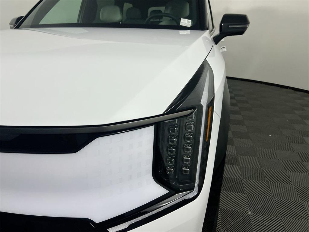 new 2026 Kia EV9 car, priced at $77,130