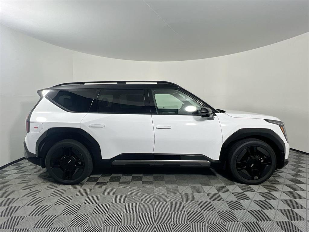 new 2026 Kia EV9 car, priced at $77,130