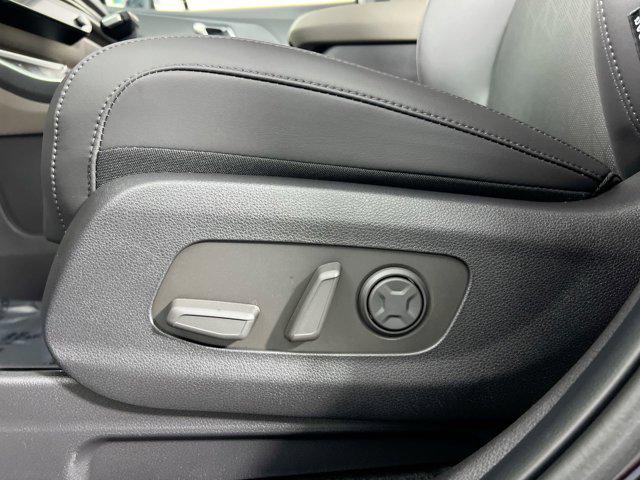 new 2025 Kia Carnival car, priced at $43,075