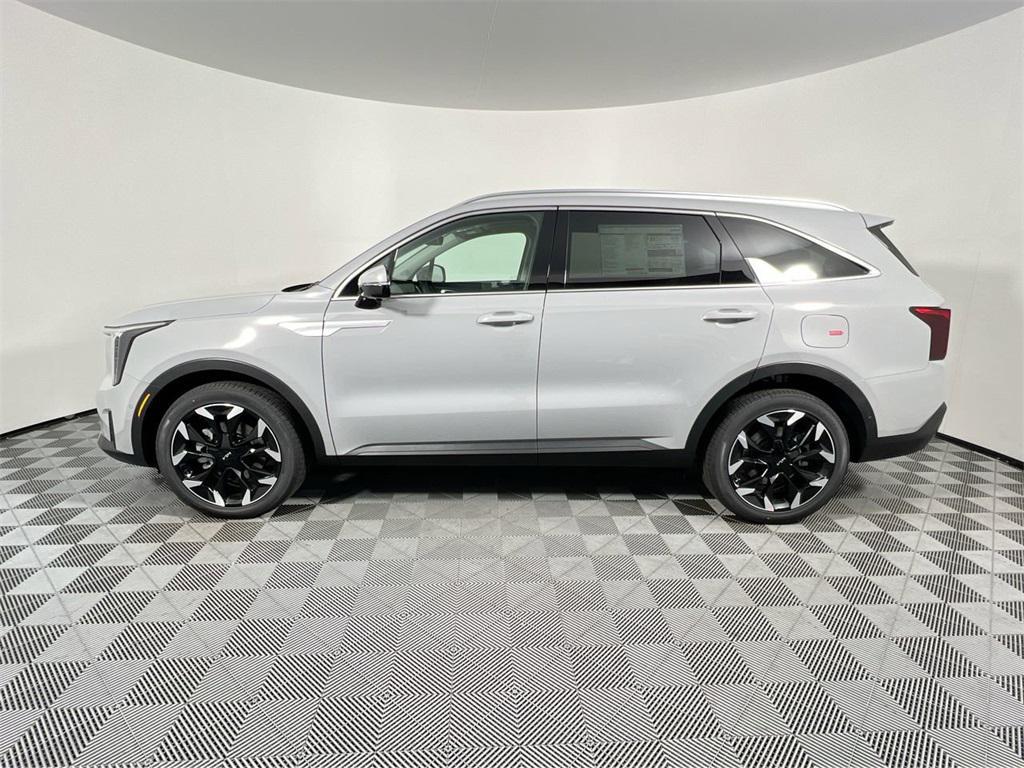 new 2025 Kia Sorento car, priced at $33,427