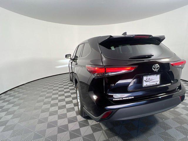 used 2022 Toyota Highlander car, priced at $29,250