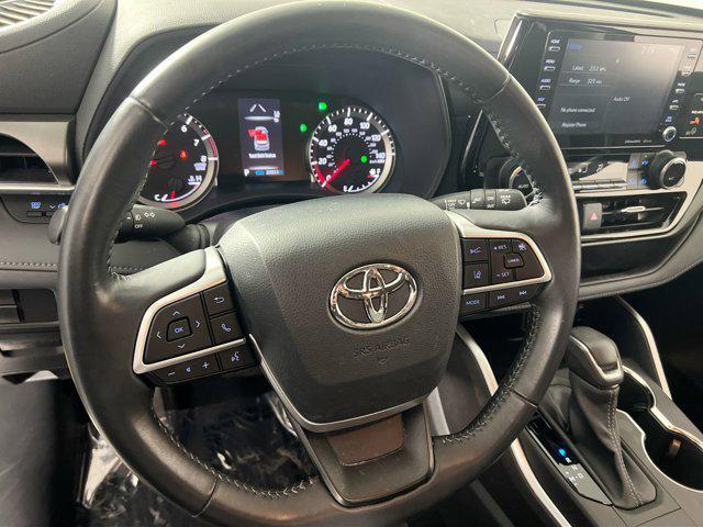 used 2022 Toyota Highlander car, priced at $29,250