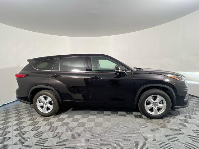 used 2022 Toyota Highlander car, priced at $29,250