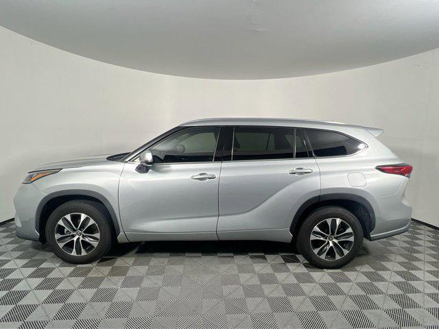 used 2020 Toyota Highlander car, priced at $28,250