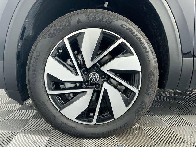 used 2024 Volkswagen Atlas car, priced at $34,000