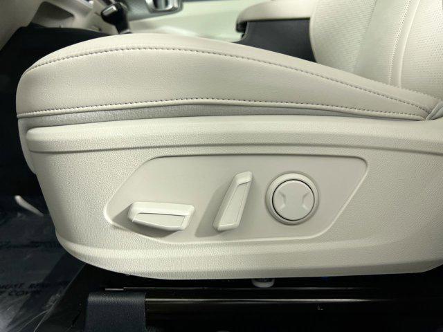 new 2025 Kia Sorento car, priced at $32,029