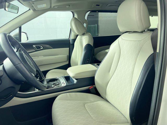 used 2025 Kia Carnival car, priced at $43,250
