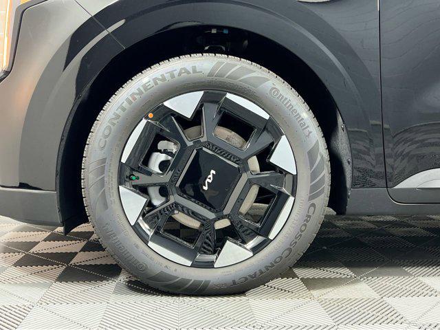 new 2025 Kia Carnival car, priced at $40,530