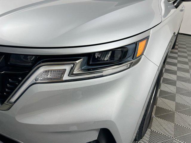 used 2023 Kia Carnival car, priced at $30,250